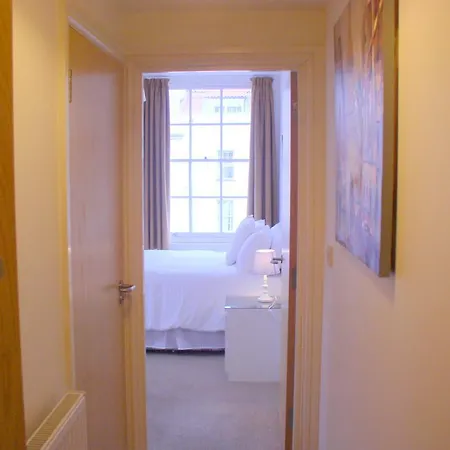 Pritchard Place Apartment *